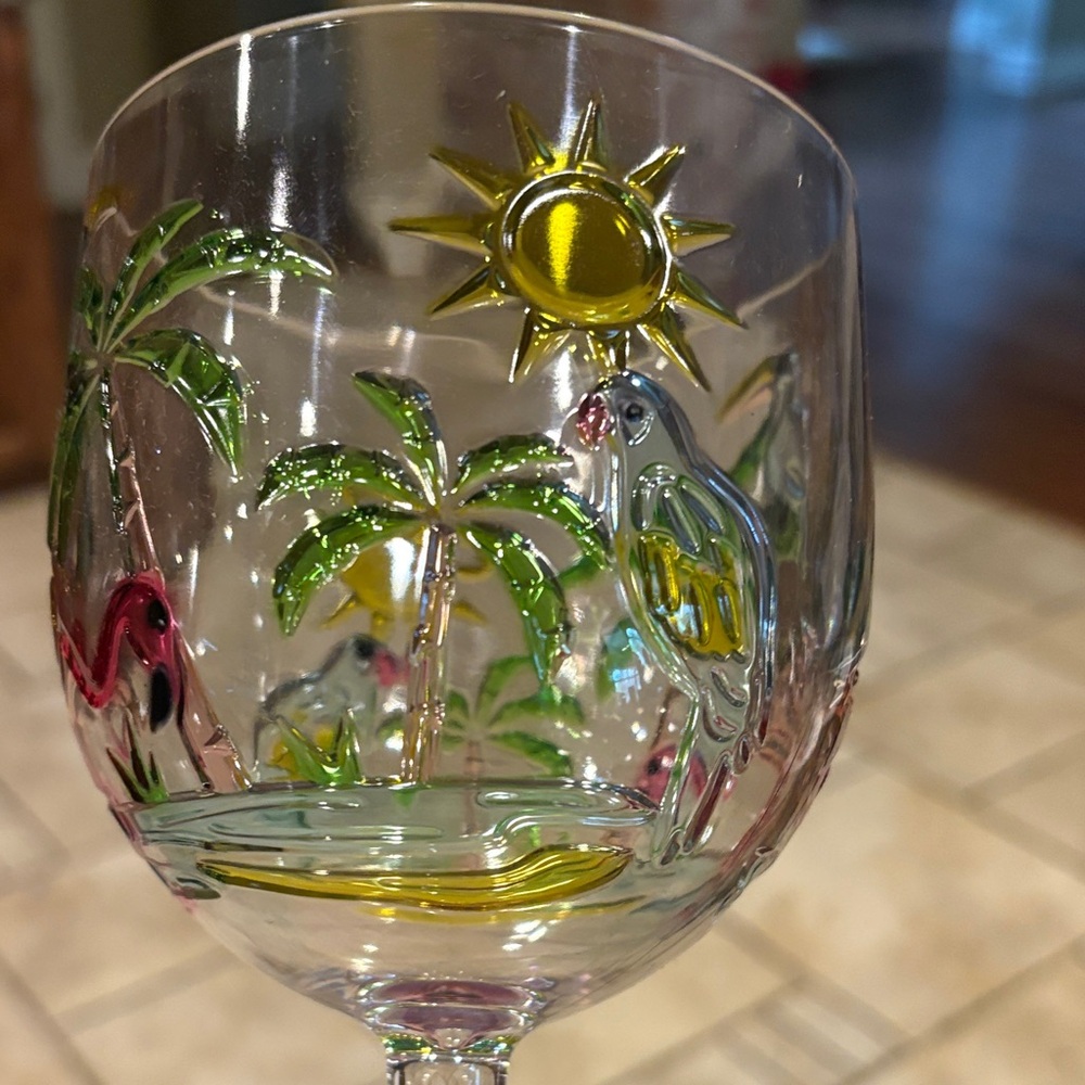Tropical Flamingo Wine Glasses with Palm Tree Design - Picture 3 of 3